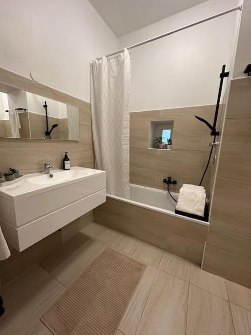 Modernes 2 Zimmer Apartment Берлин Екстериор снимка